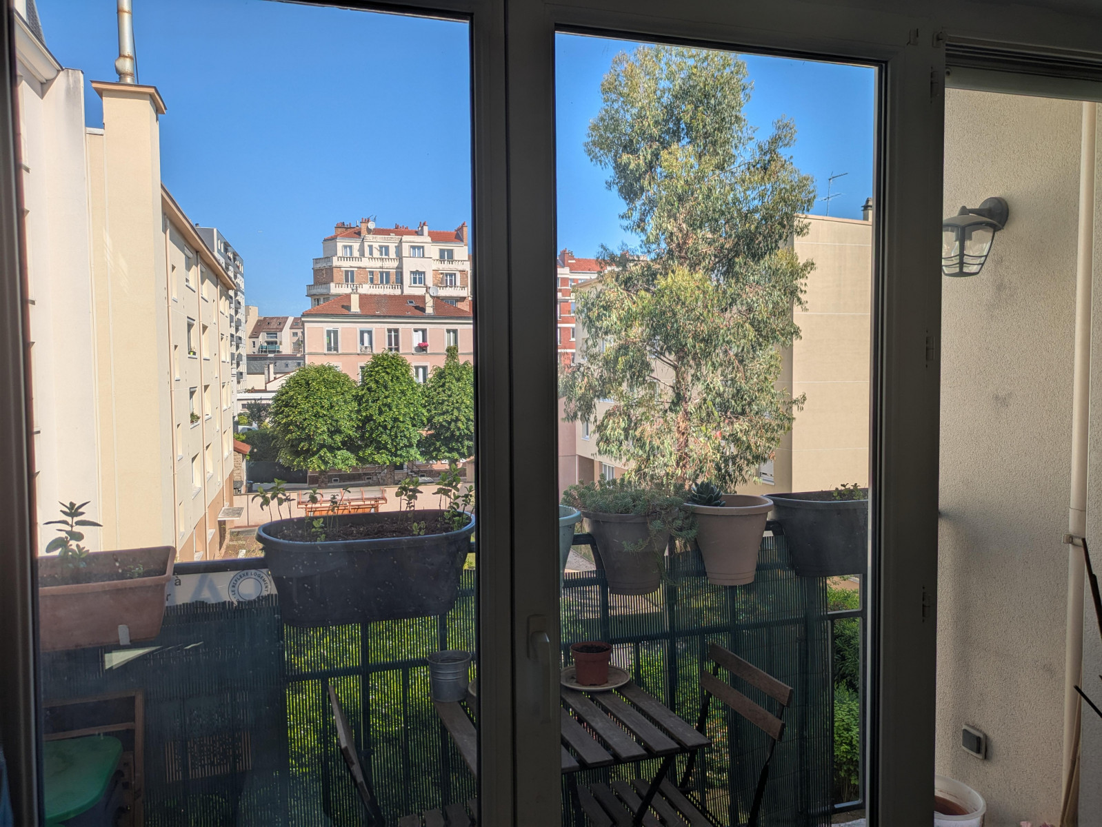 
                                                Vente
                                                 Appartement traversant 2-3 pièces