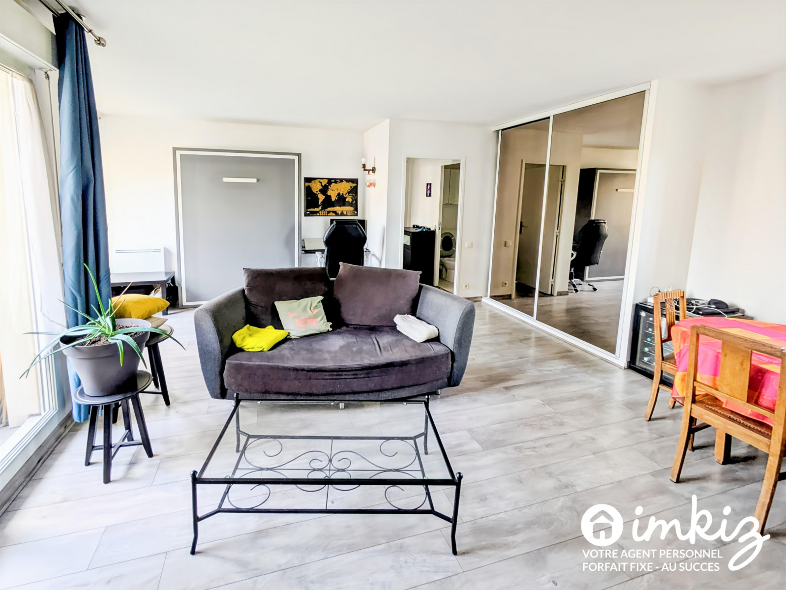 
                                                Vente
                                                 Appartement traversant 2-3 pièces