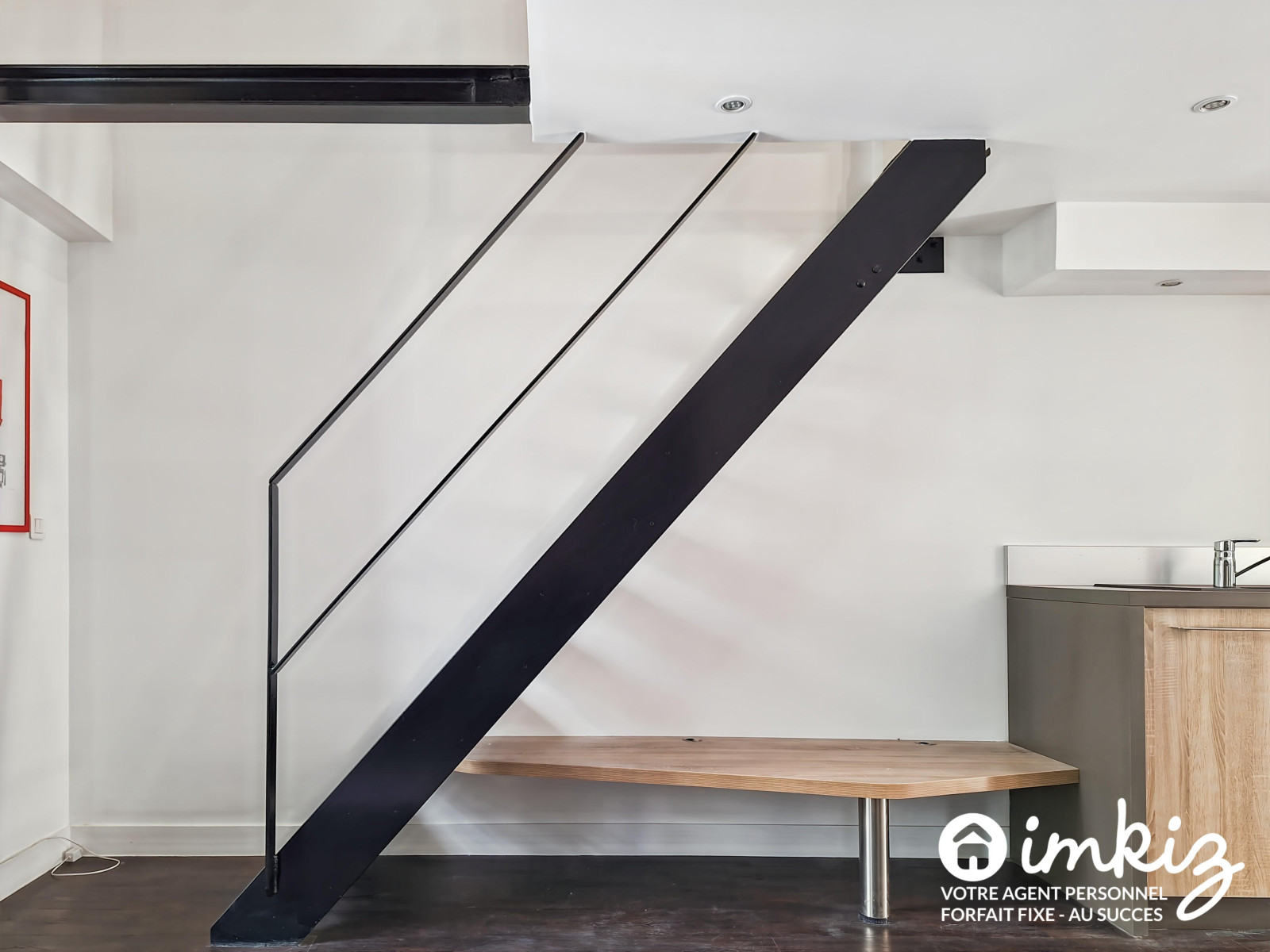 
                                                Vente
                                                 Appartement traversant 2 pièces + Mezzanine