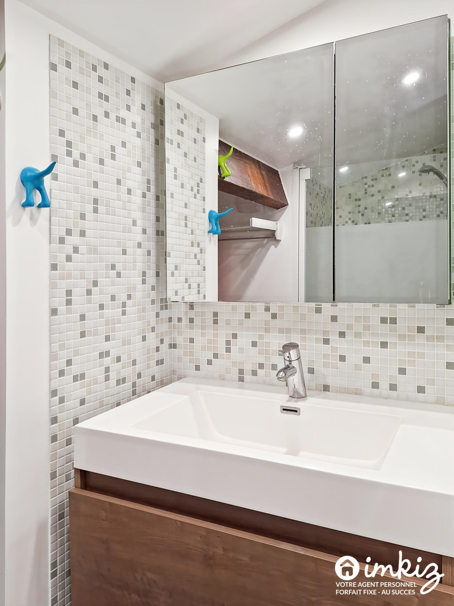 
                                                Vente
                                                 Appartement traversant 2 pièces + Mezzanine