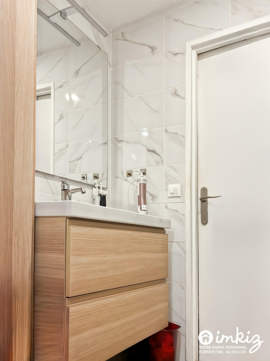 
                                                Vente
                                                 Appartement Traversant 3/4 pièces