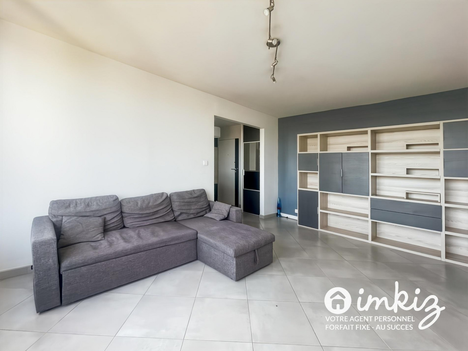 
                                                Vente
                                                 Appartement traversant 3 pièces vue coup de cœur