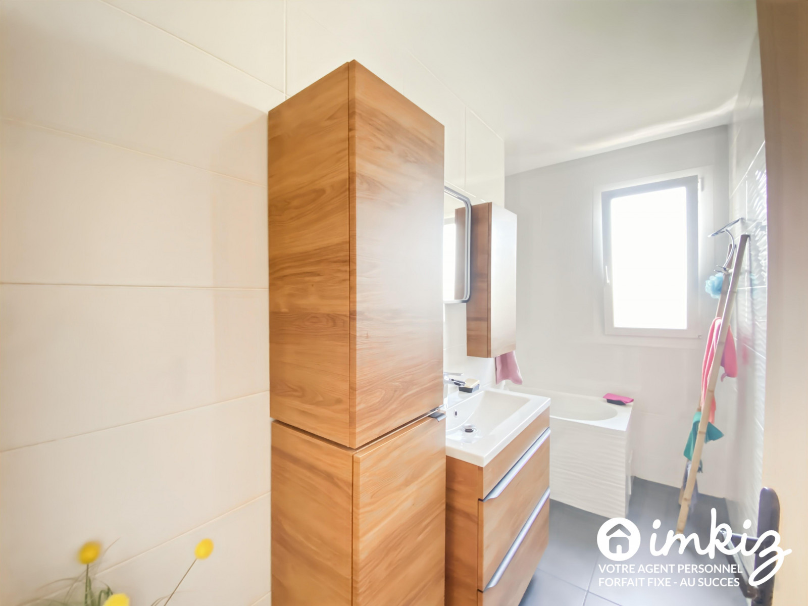 
                                                Vente
                                                 Appartement traversant