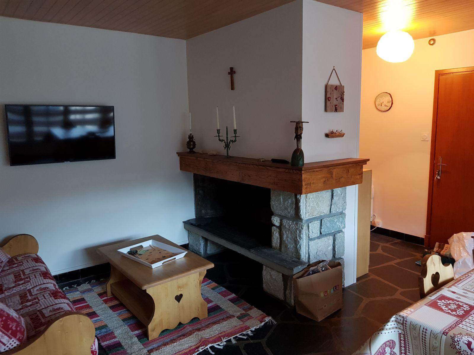 
                                                Location
                                                 Appartement traversant ensoleillé calme garage