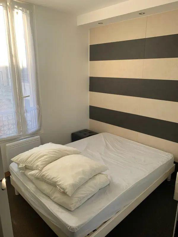 
                                                Location
                                                 Appartement traversant, entièrement équipé