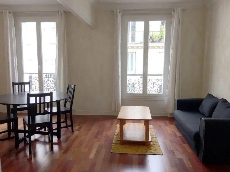 
                                                Location
                                                 Appartement traversant et bien sécurisée