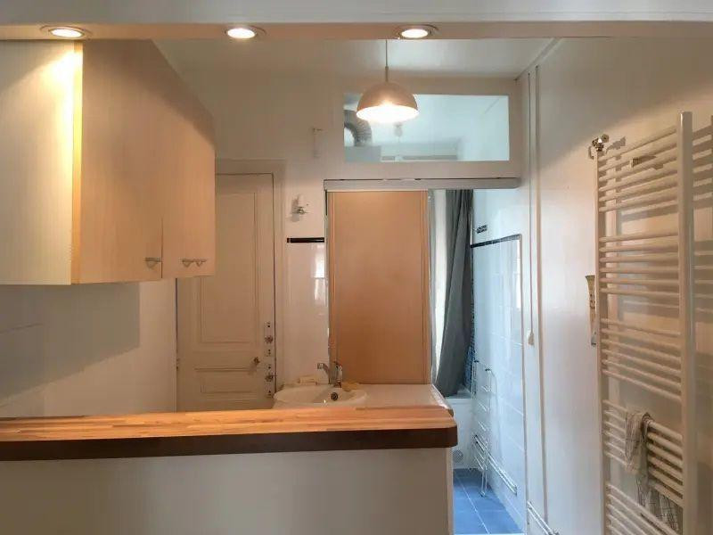 
                                                Location
                                                 Appartement traversant et bien sécurisée