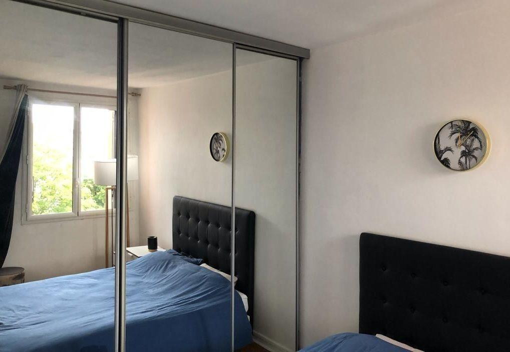 
                                                Location
                                                 Appartement traversant et lumineux, vue imprenable