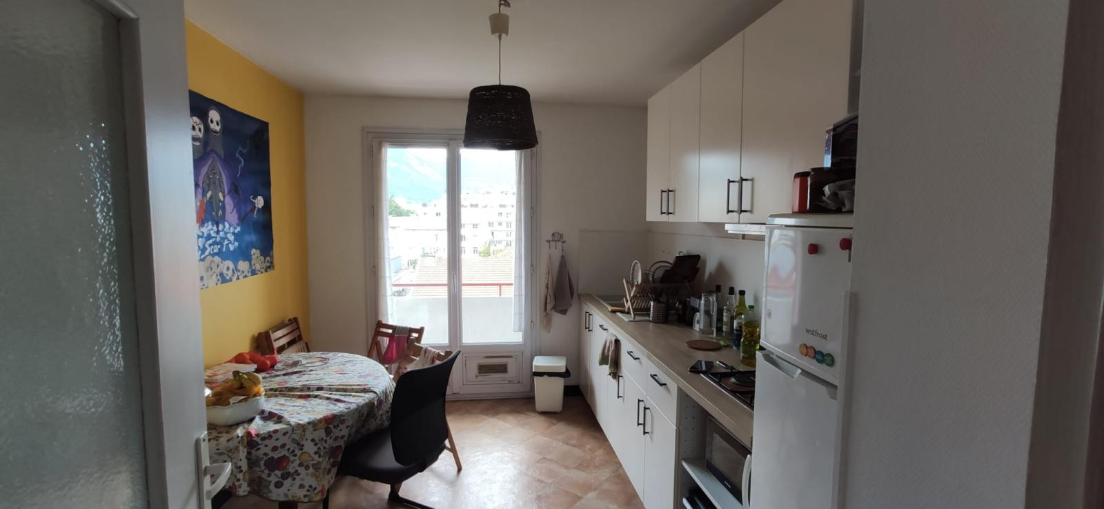 
                                                Location
                                                 Appartement traversant T2 calme et lumineux