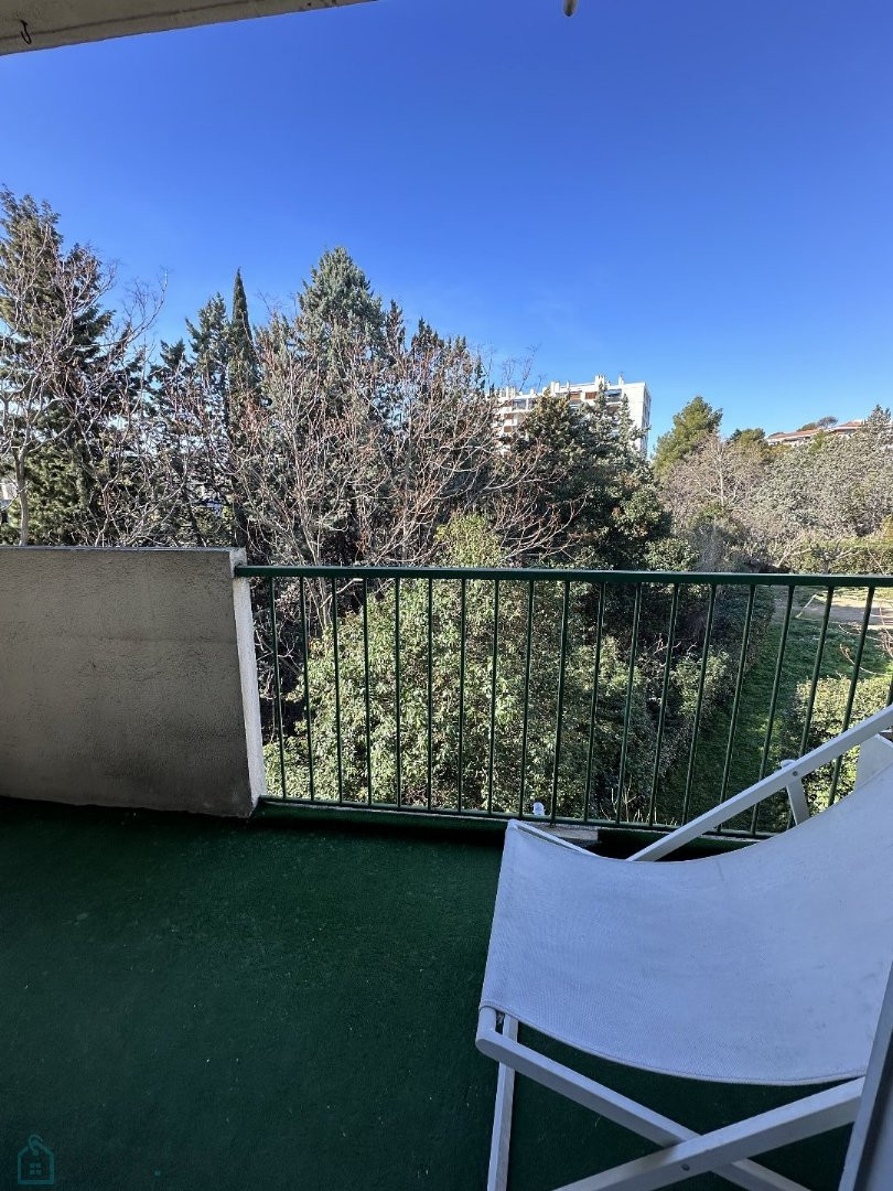 
                                                Vente
                                                 Appartement traverssant