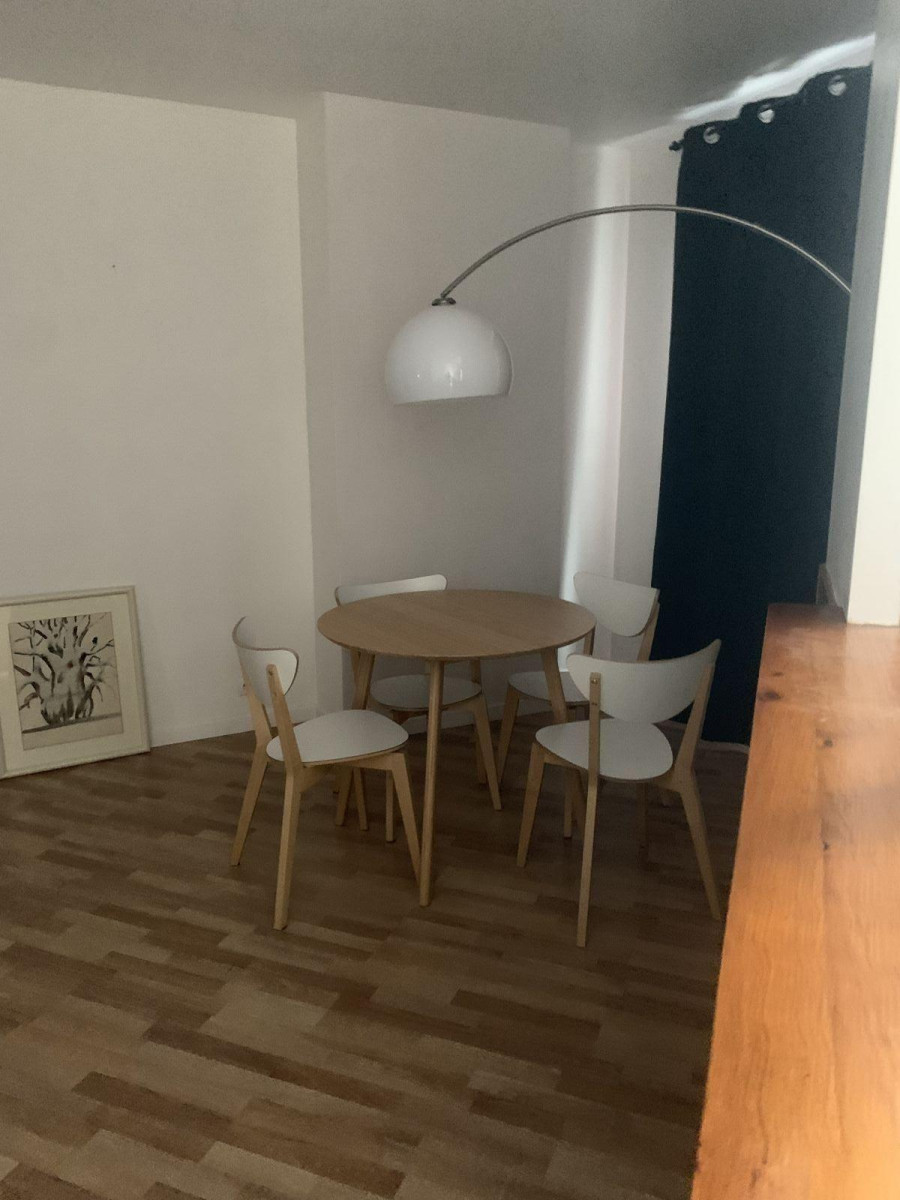 
                                                Location
                                                 Appartement très agréable