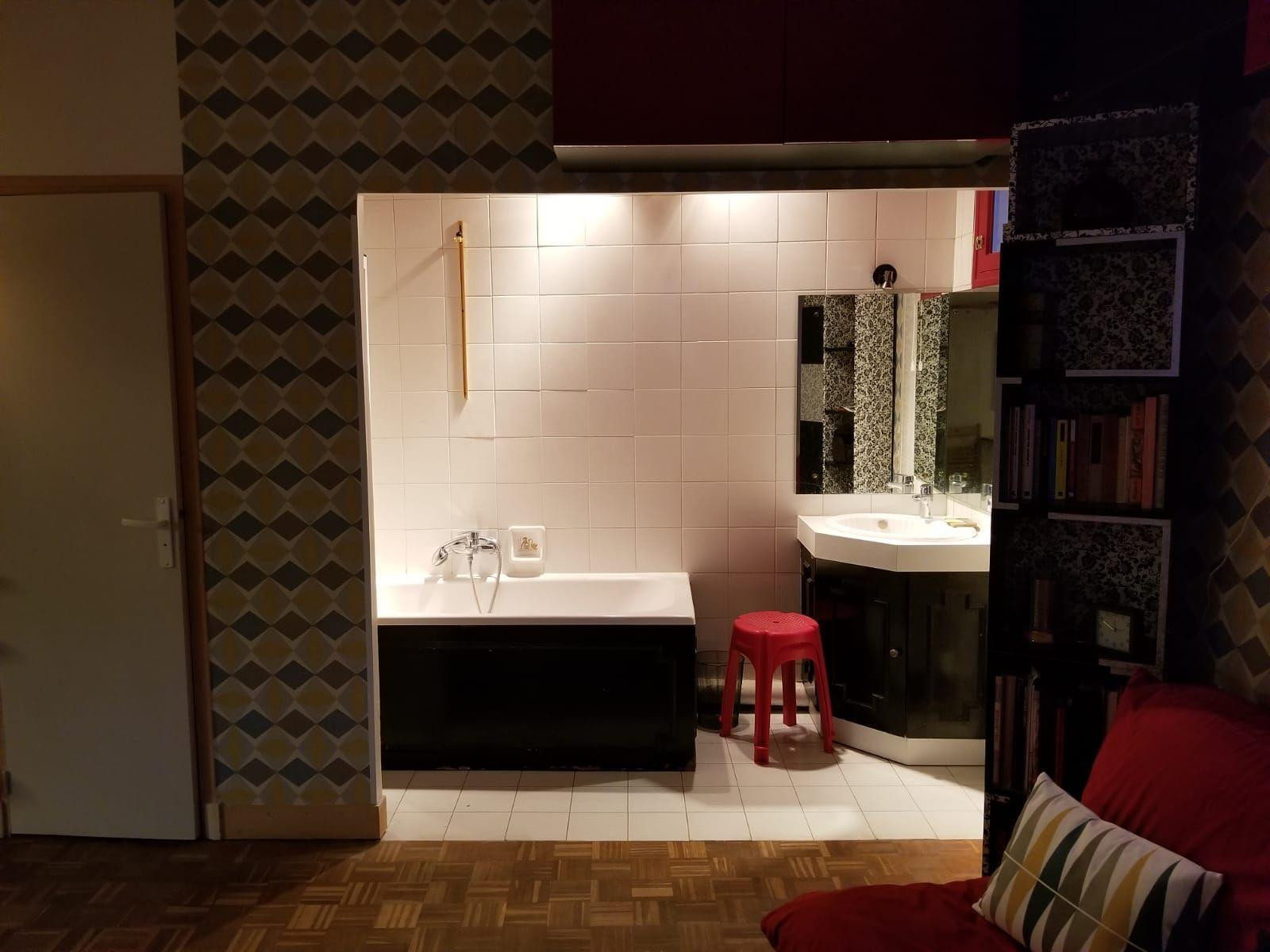 
                                                Location
                                                 Appartement très bien placé au coeur de Bastille