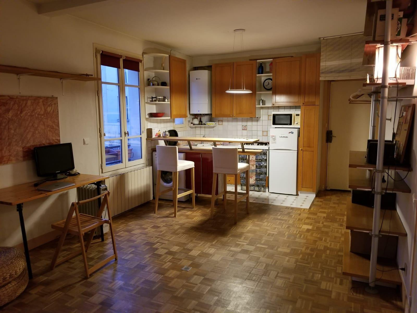 
                                                Location
                                                 Appartement très bien placé au coeur de Bastille