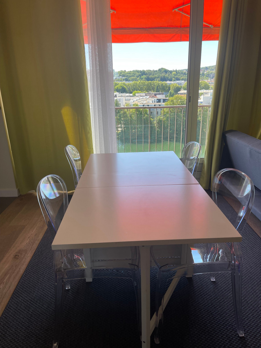 
                                                Location
                                                 Appartement très bien situé à 6 min de la tour Eiffel (loyer tout inclus)
