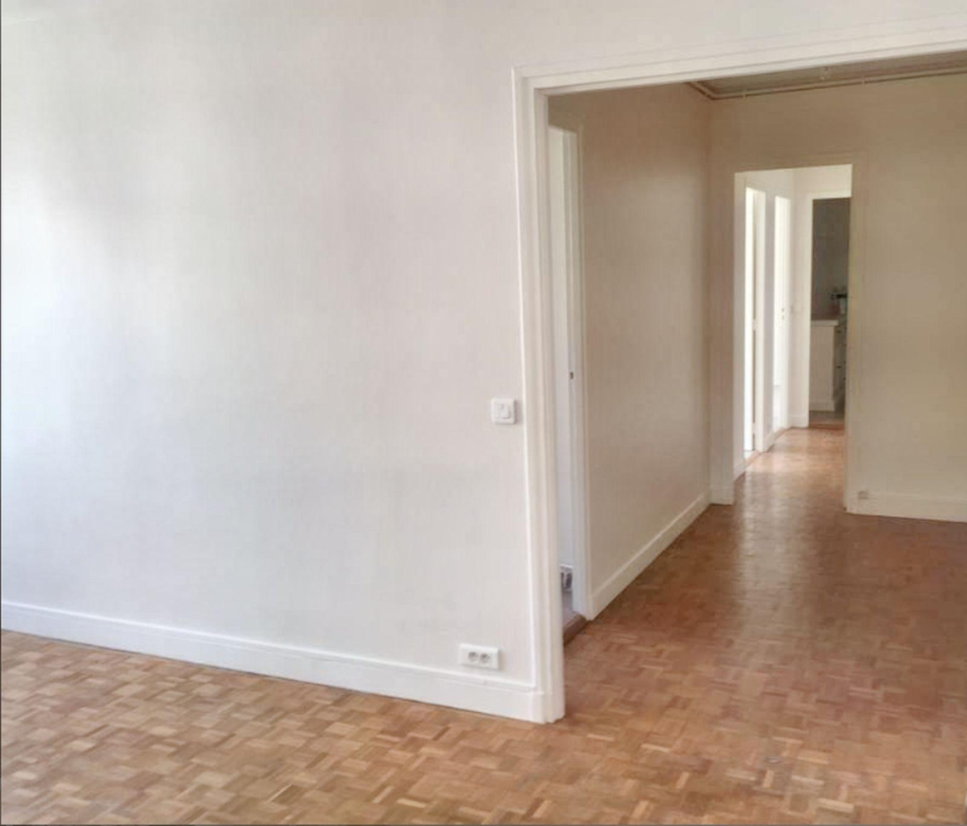 
                                                Location
                                                 Appartement très bon état Paris 16
