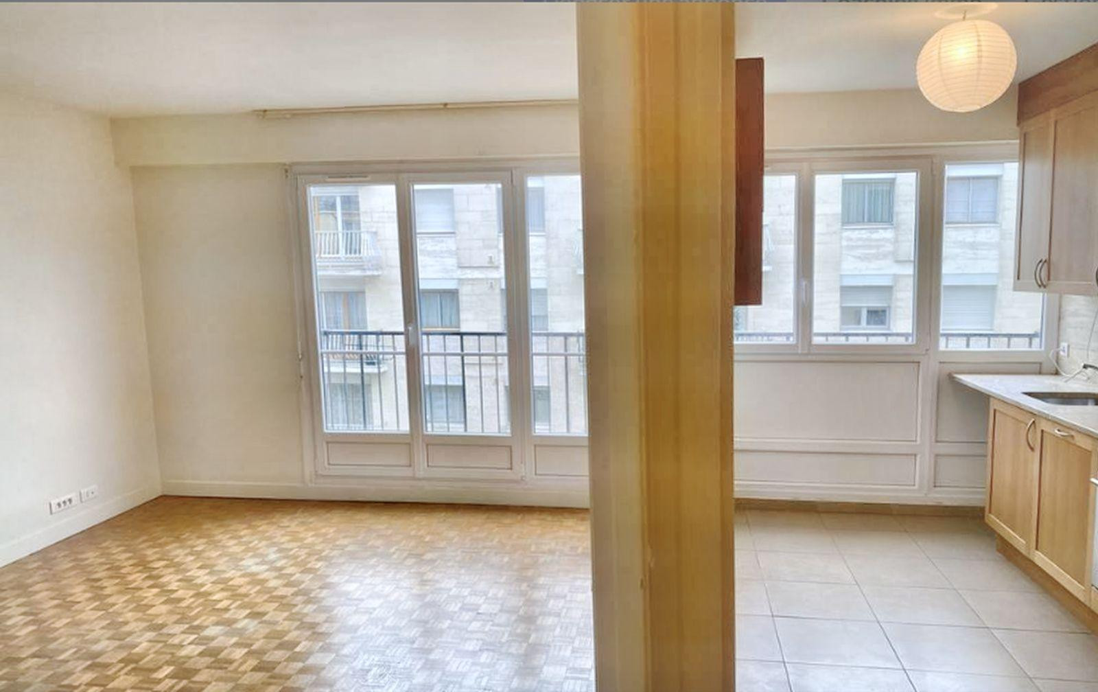 
                                                Location
                                                 Appartement très bon état Paris 16