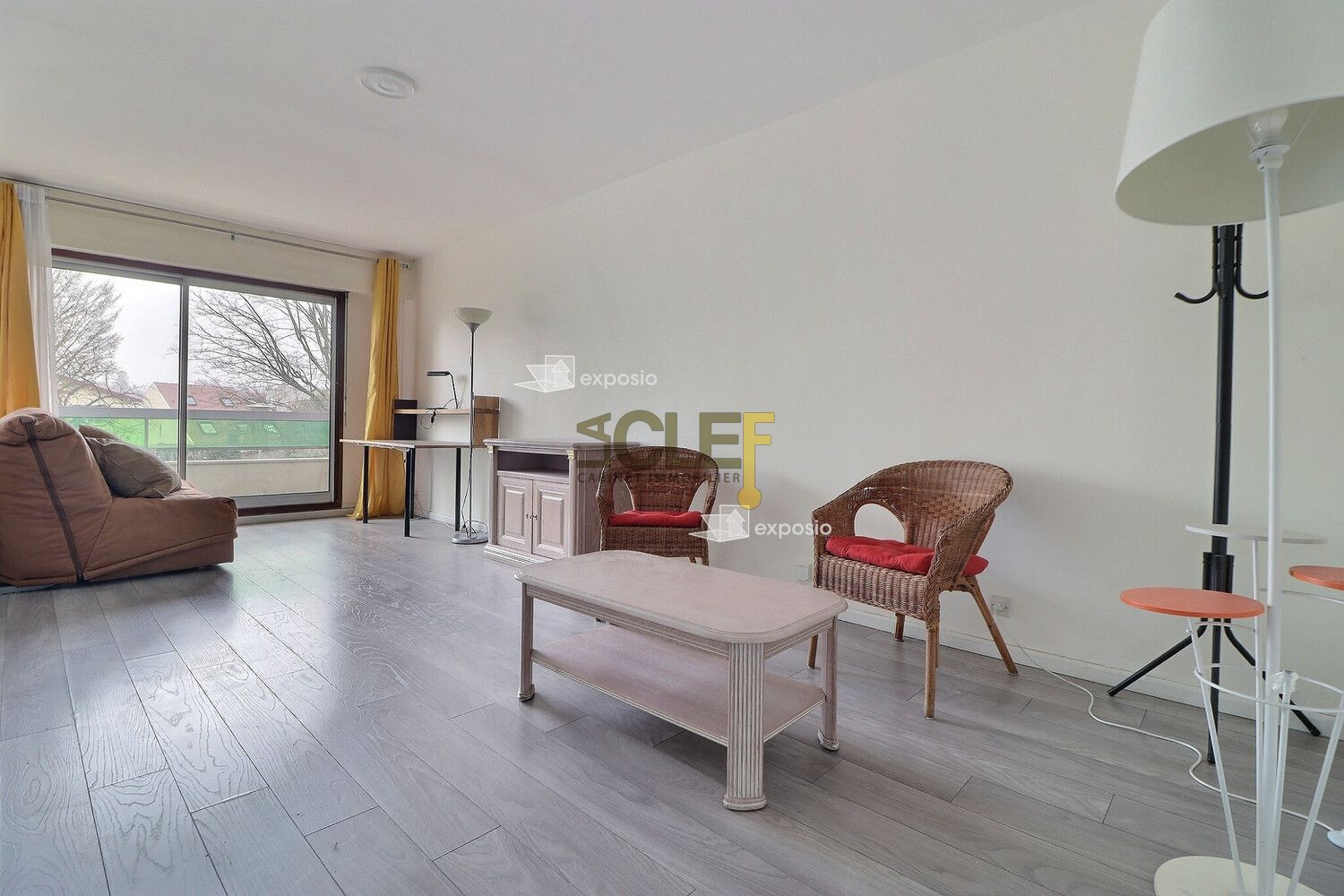 
                                                Location
                                                 Appartement Très grand T1 avec double balcon