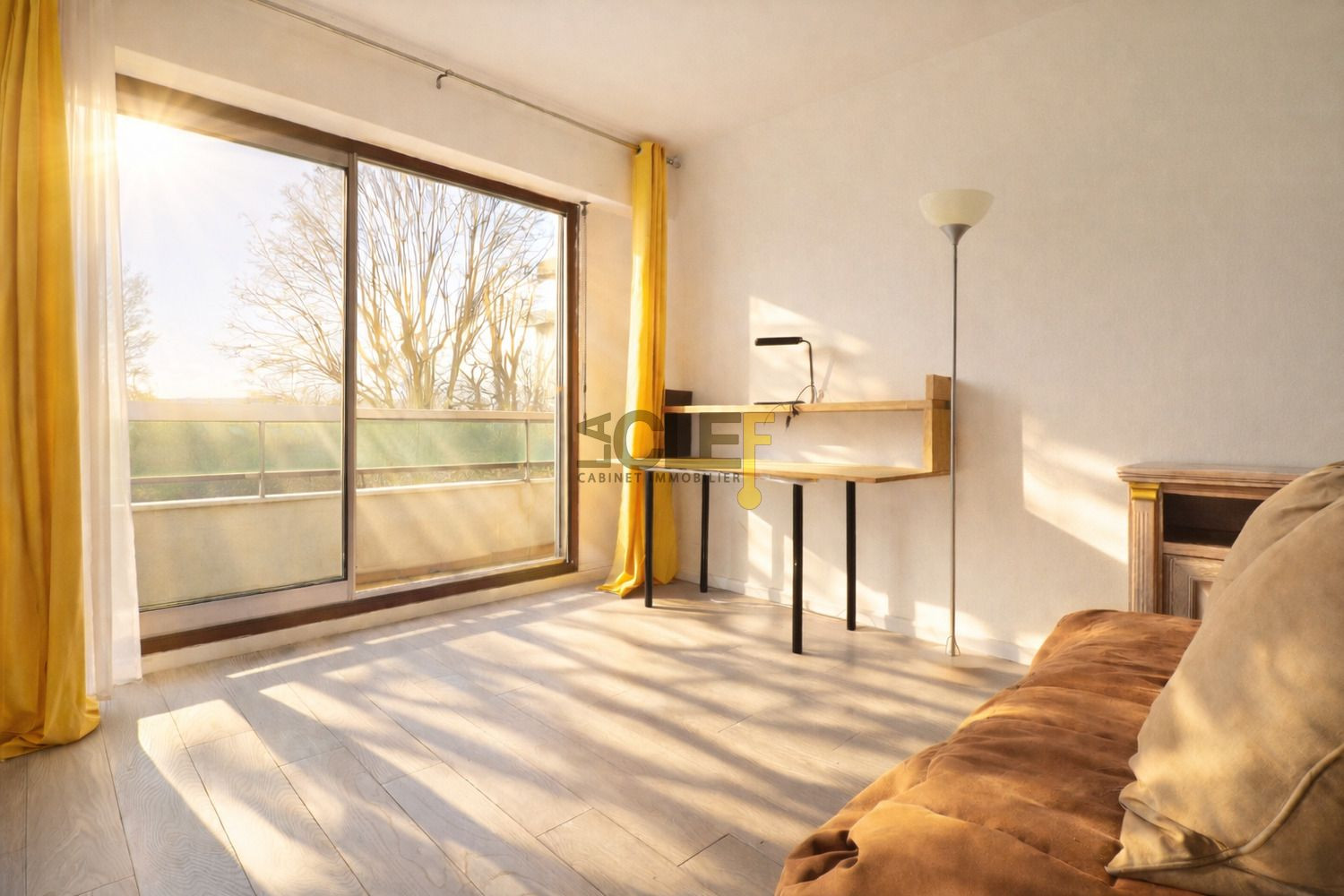 
                                                Location
                                                 Appartement Très grand T1 avec double balcon