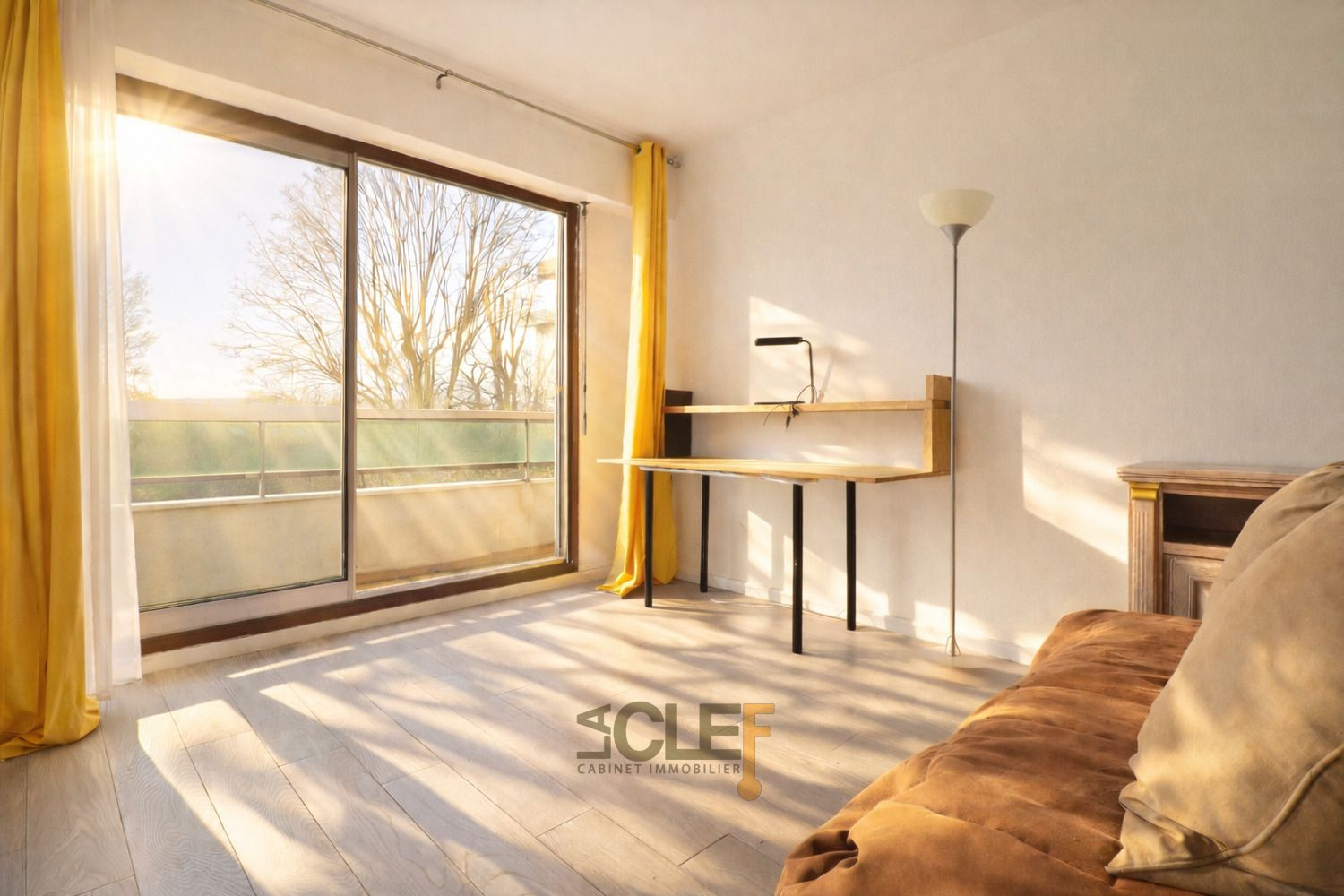 
                                                Vente
                                                 Appartement Très grand T1 avec double balcon