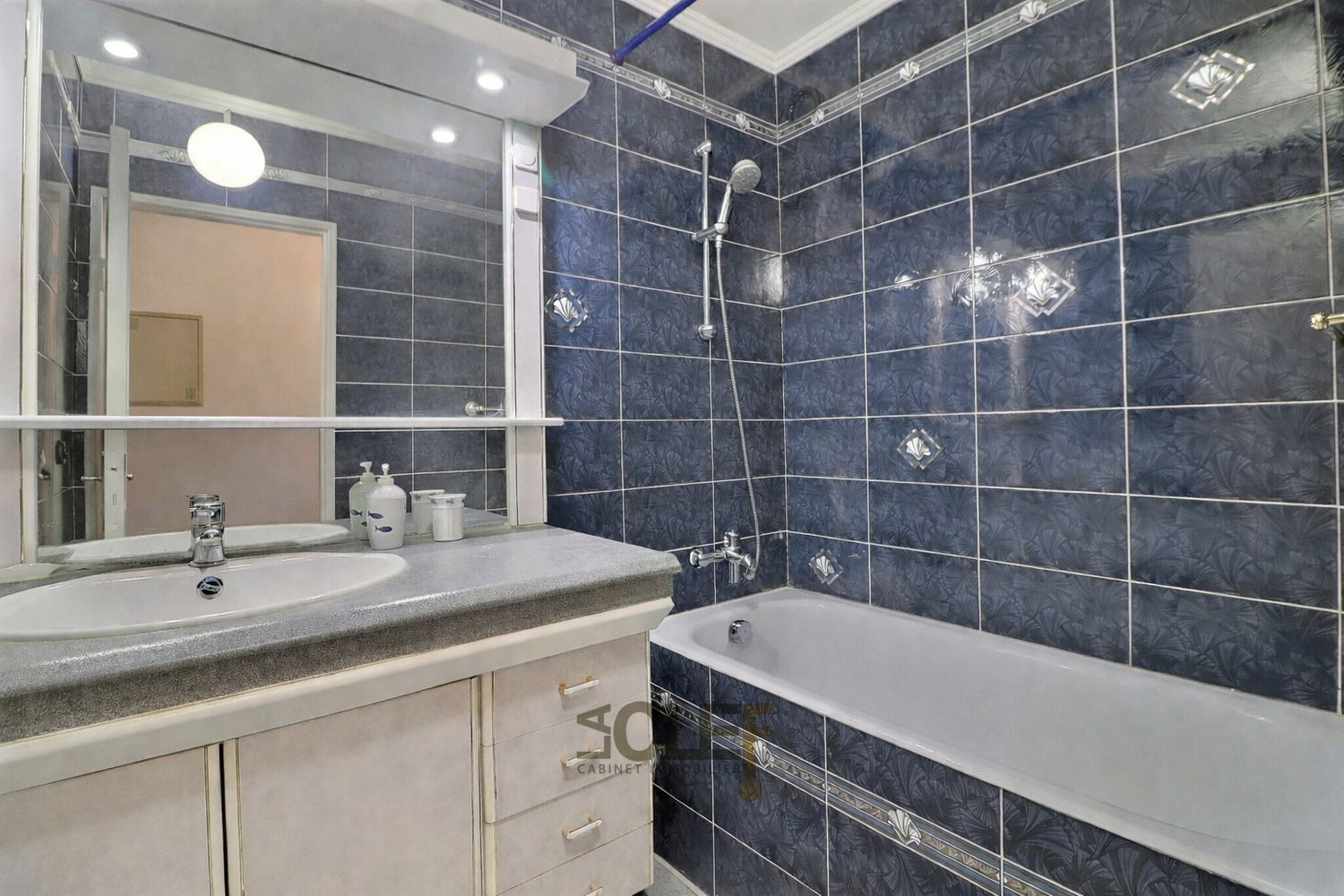
                                                Vente
                                                 Appartement Très grand T1 avec double balcon