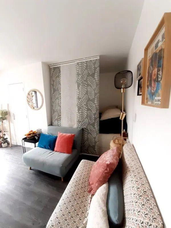 
                                                Location
                                                 Appartement très limineux, refait à neuf