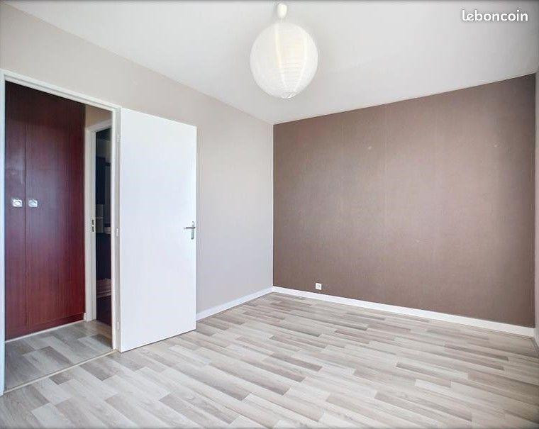 
                                                Location
                                                 Appartement très lumineux