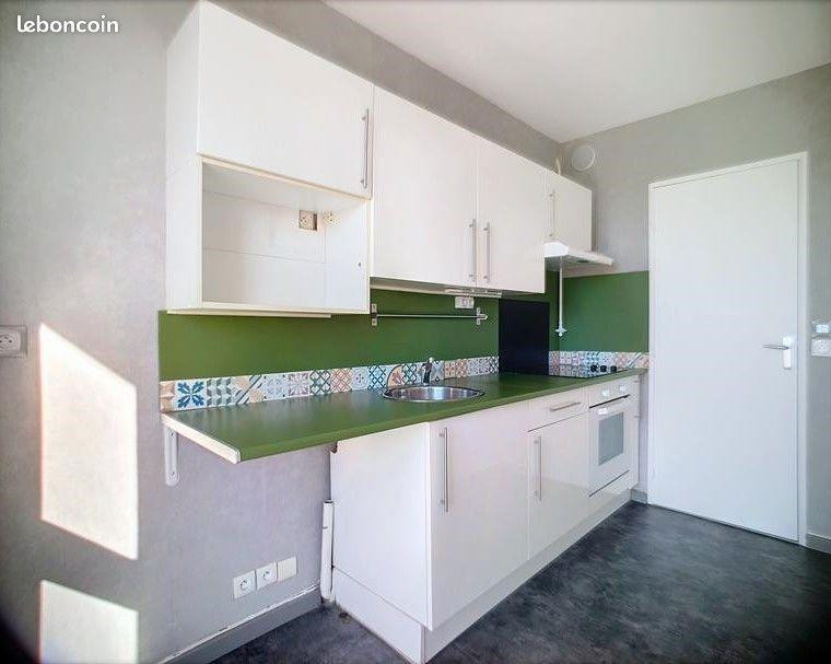 
                                                Location
                                                 Appartement très lumineux