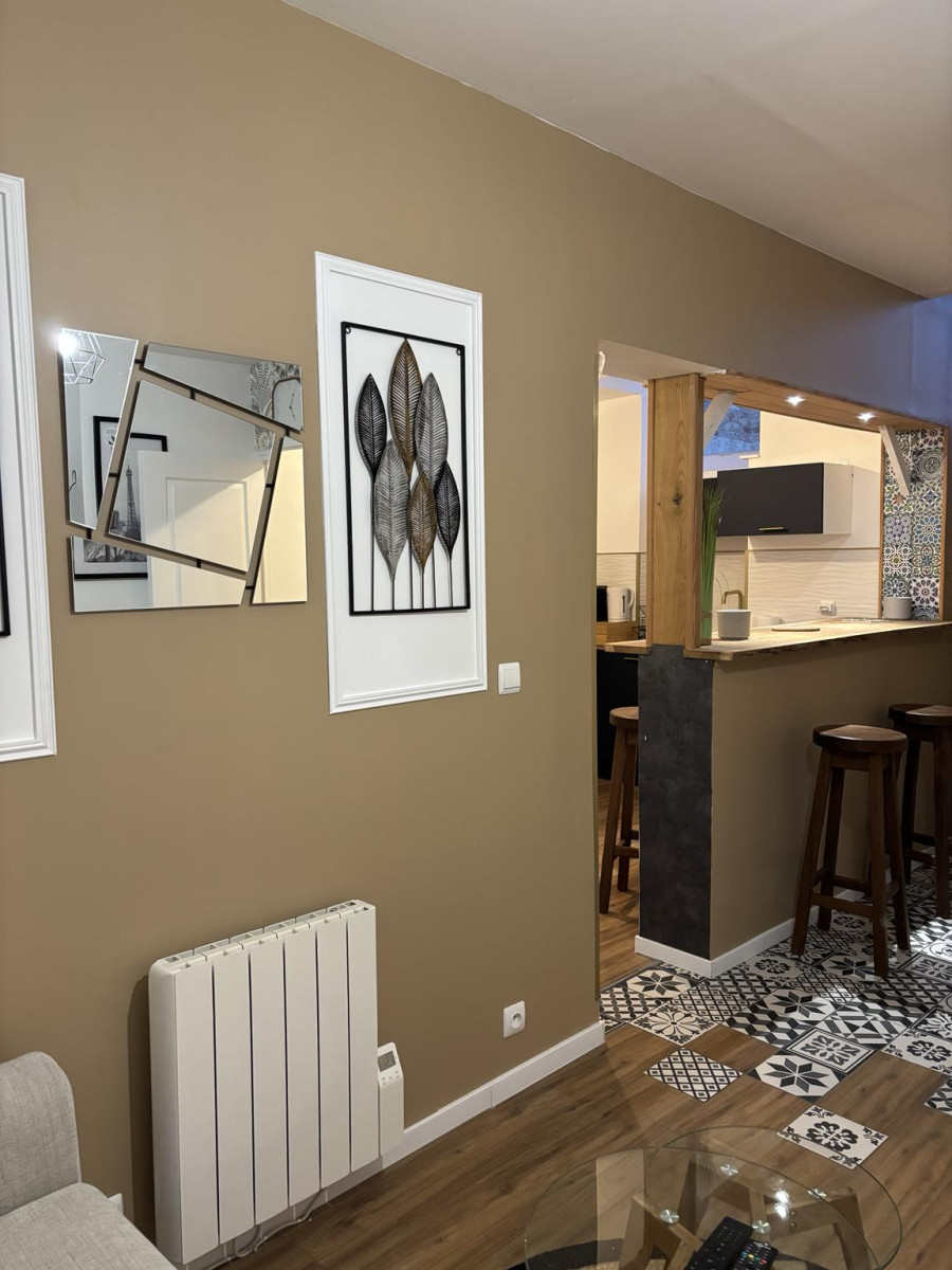 
                                                Location
                                                 Appartement très lumineux