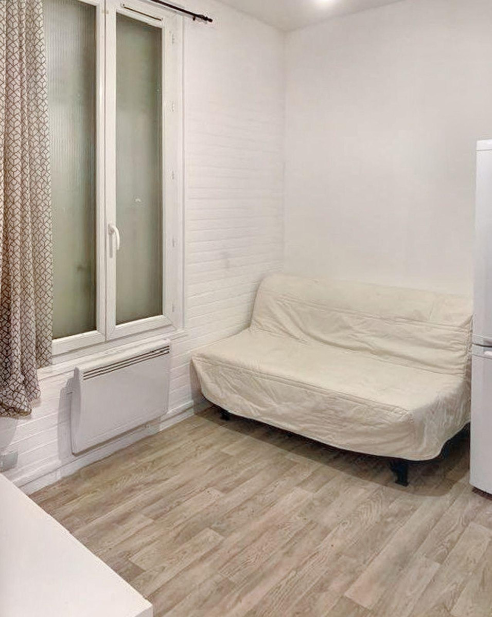 
                                                Location
                                                 Appartement très lumineux, exposé plein sud