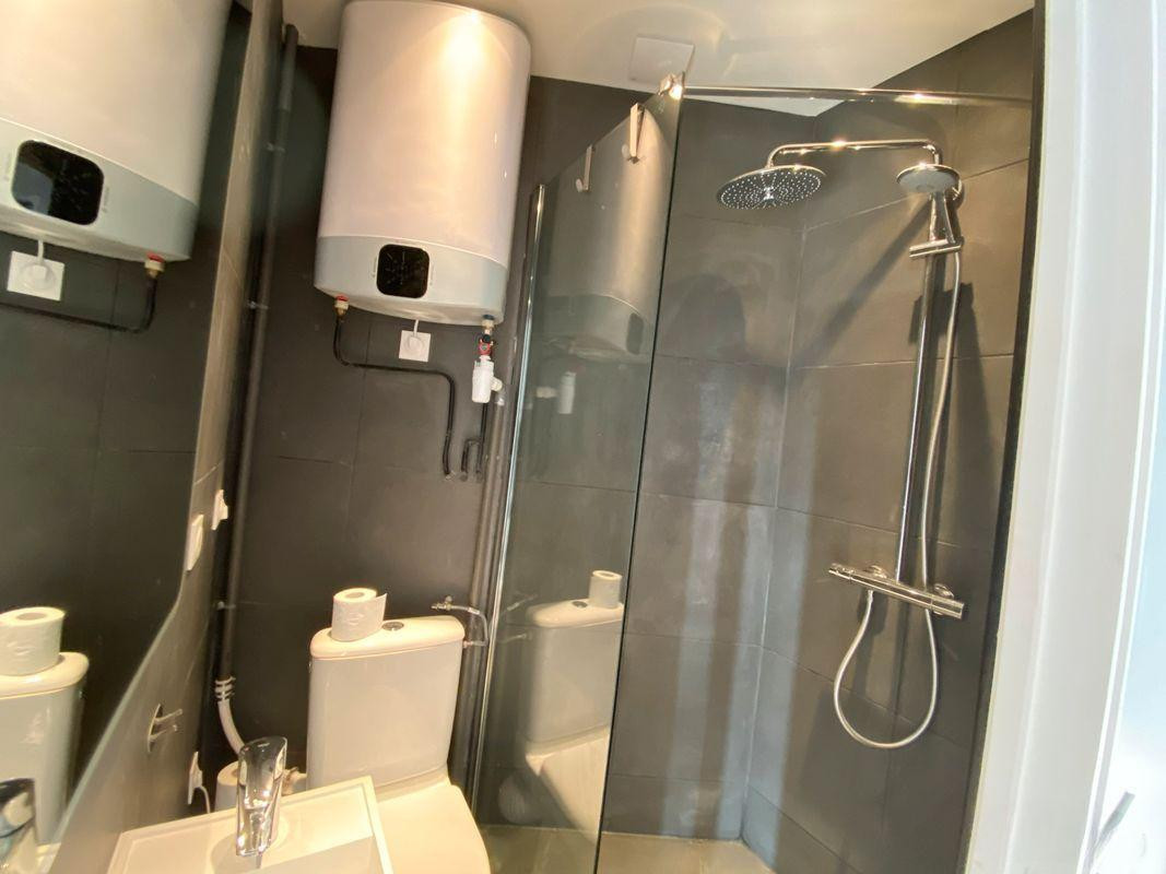 
                                                Location
                                                 Appartement très lumineux métro Bérault