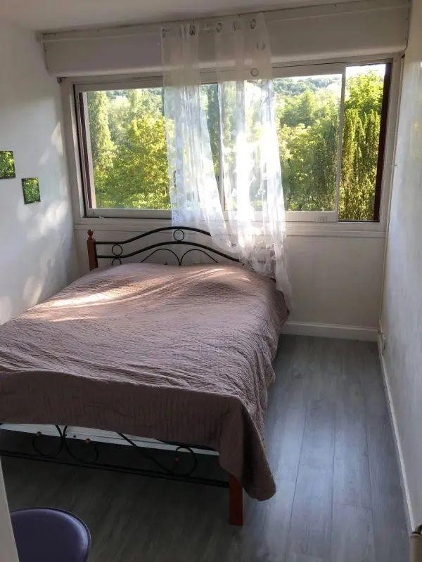 
                                                Location
                                                 Appartement très lumineux, résidence calme