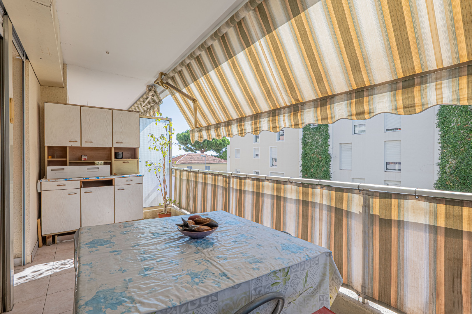 
                                                Vente
                                                 APPARTEMENT TROIS PIECES - CENTRE VILLE DE SAINT LAURENT DU VAR