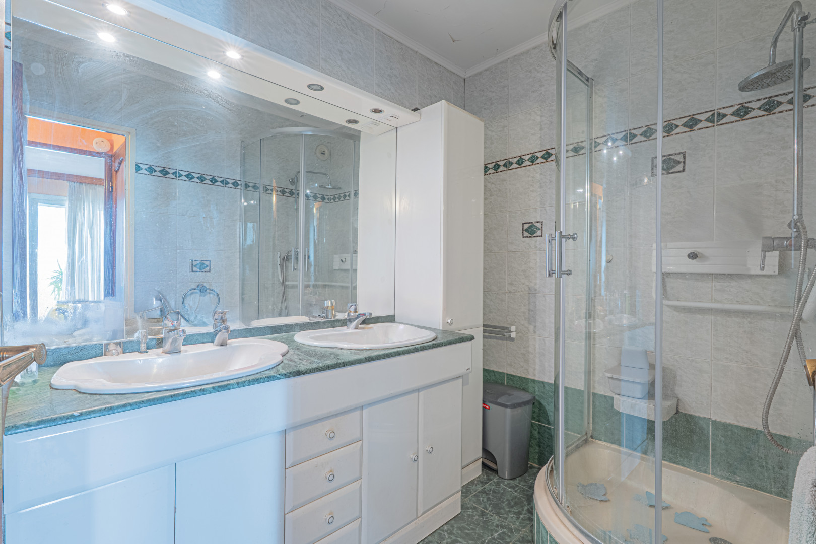 
                                                Vente
                                                 APPARTEMENT TROIS PIECES - CENTRE VILLE DE SAINT LAURENT DU VAR