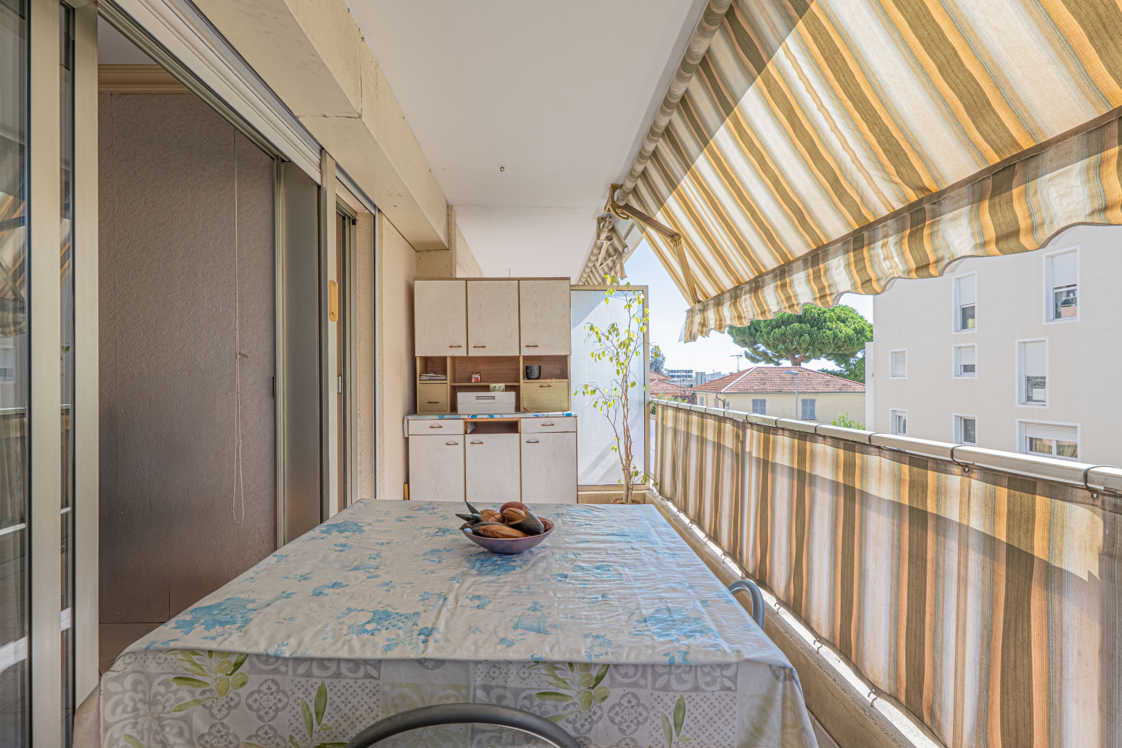 
                                                Vente
                                                 APPARTEMENT TROIS PIECES - CENTRE VILLE DE SAINT LAURENT DU VAR