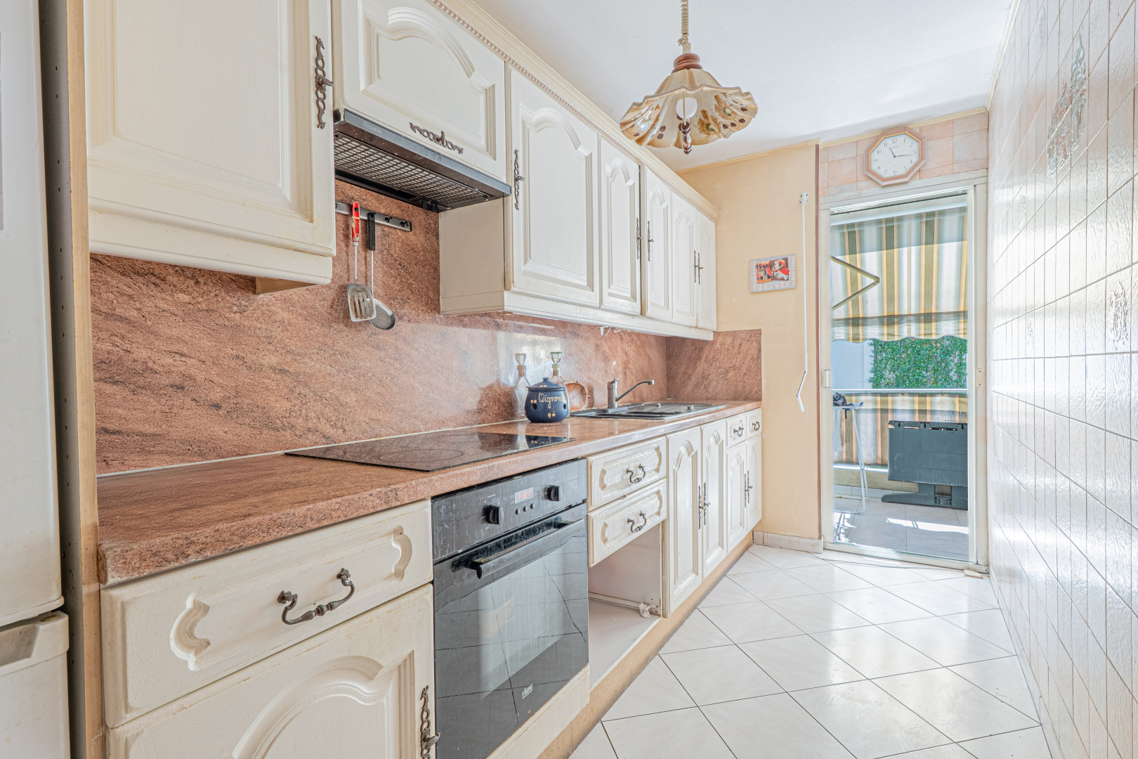 
                                                Vente
                                                 APPARTEMENT TROIS PIECES - CENTRE VILLE DE SAINT LAURENT DU VAR