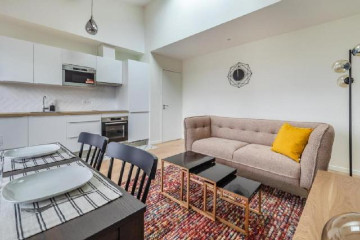 
                                                Colocation
                                                 appartement trois pièces en colocation