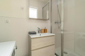 
                                                Colocation
                                                 appartement trois pièces en colocation