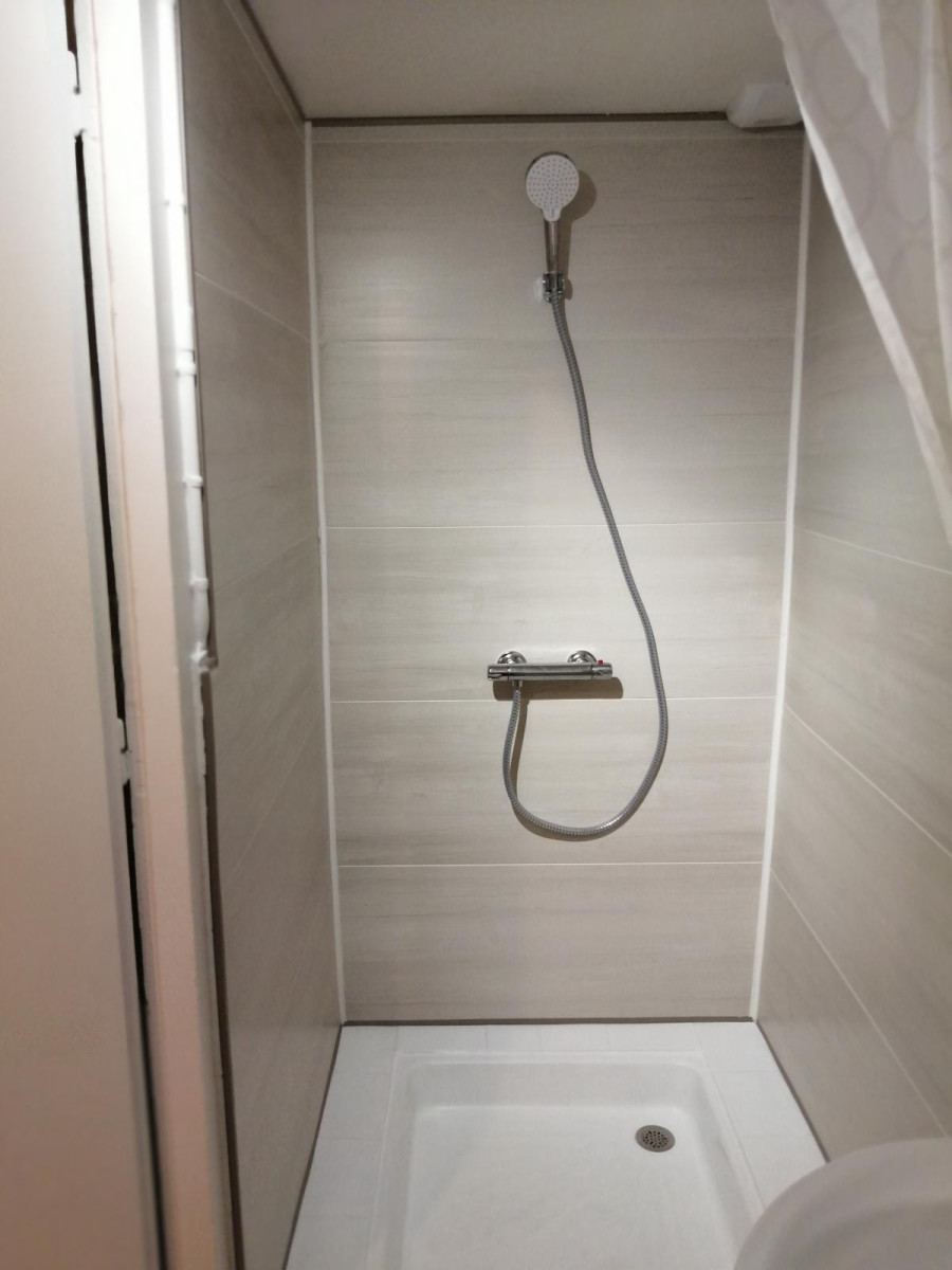 
                                                Location
                                                 Appartement type F2 centre de St Léonard de Noblat