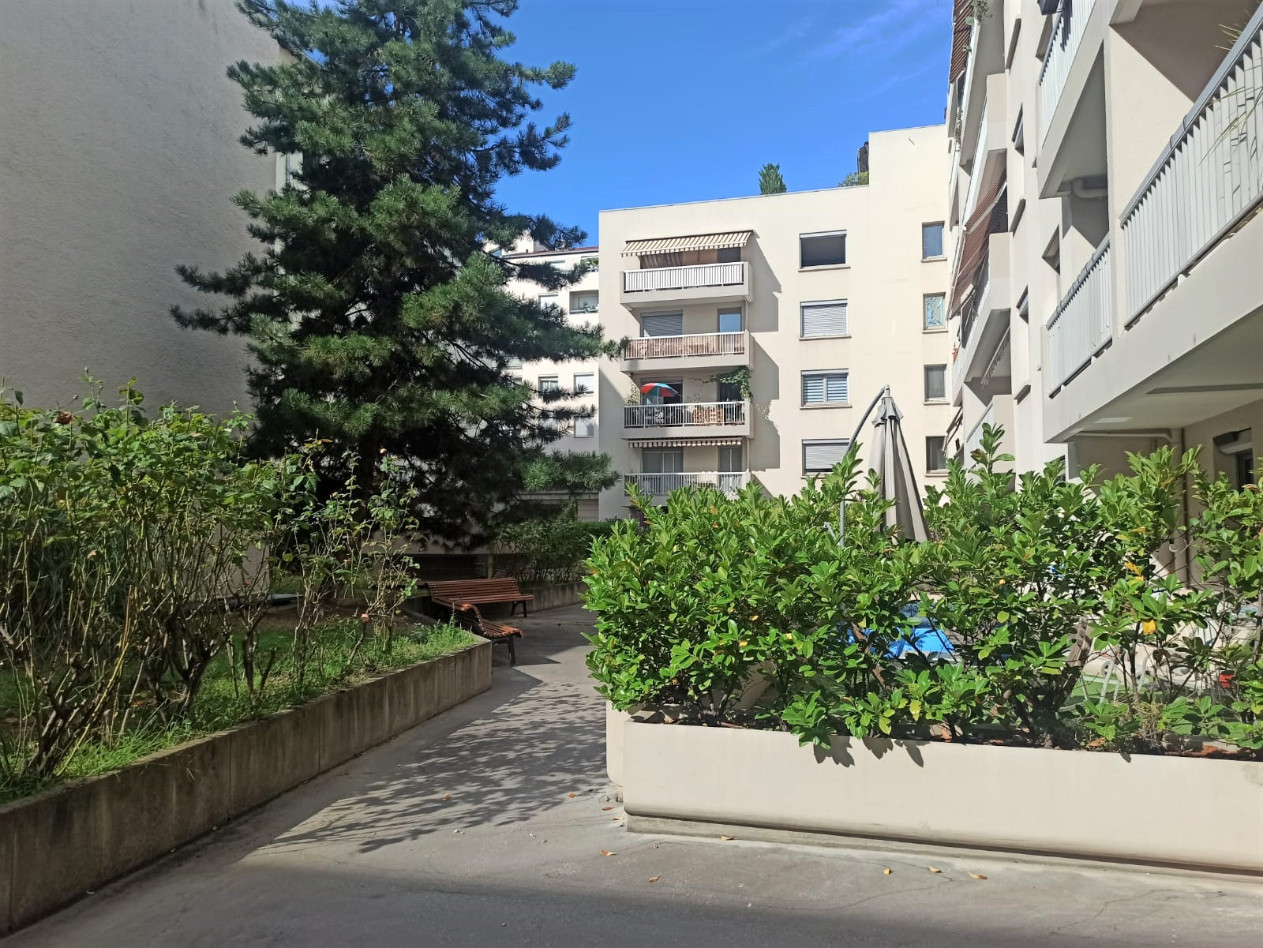 
                                                Vente
                                                 Appartement type T4 Quartier Part Dieu Lyon 69003