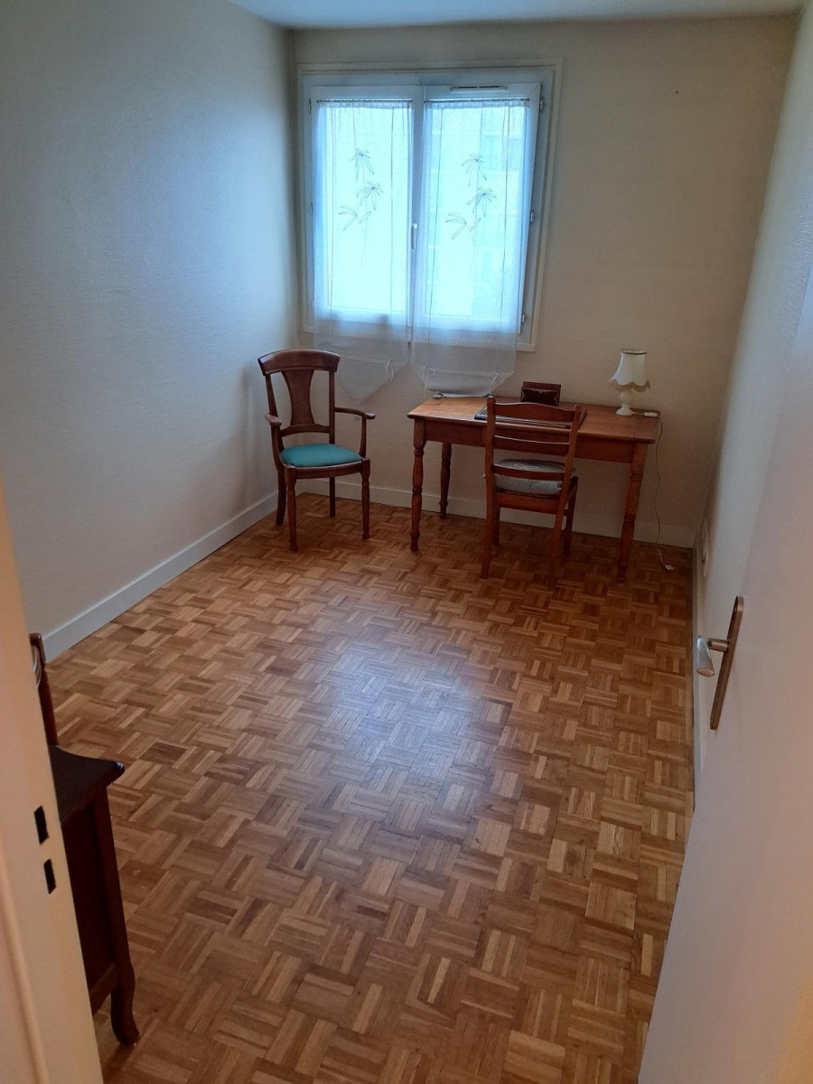 
                                                Location
                                                 Appt 3p 60 m² Résidence sécurisée avec ascenseur