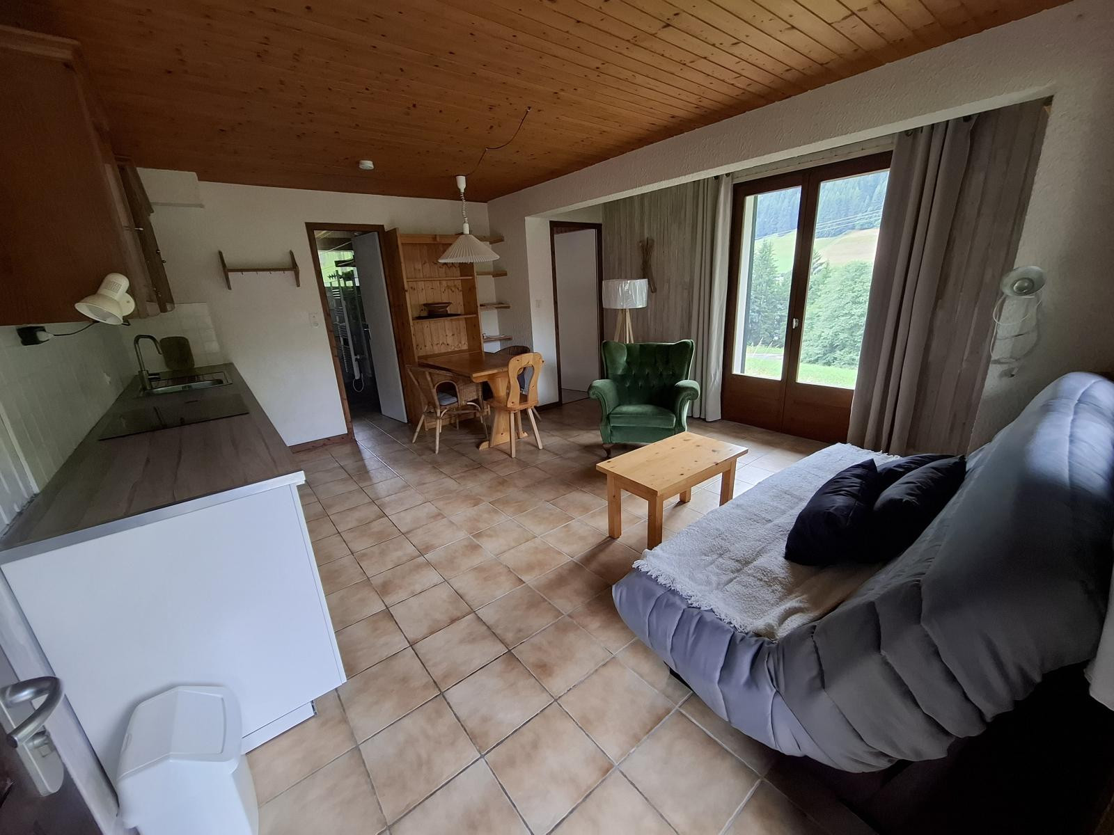 
                                                Location
                                                 Appt au calme dans chalet : jardin et vue montagne