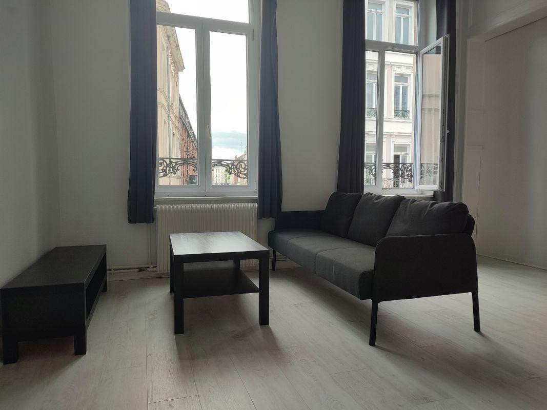
                                                Location
                                                 Appt T2 république 790e