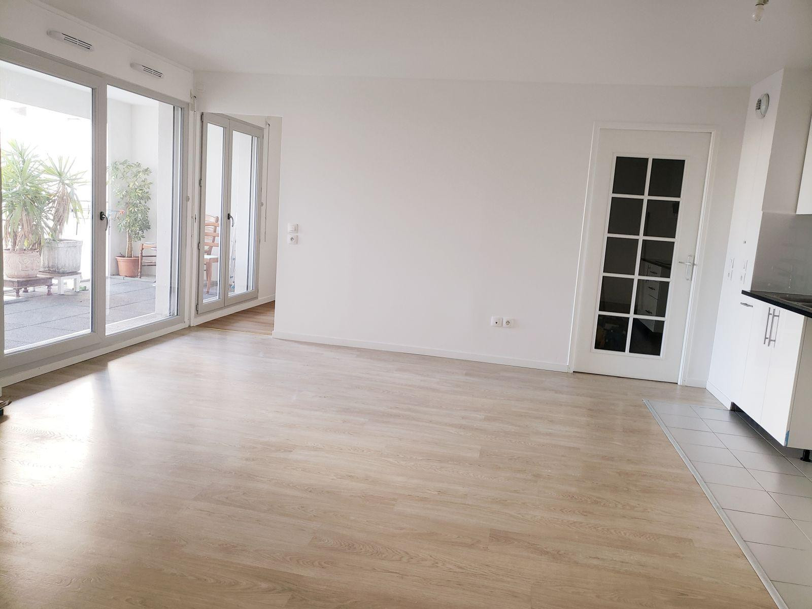 
                                                Location
                                                 Appt T3 Balcon, Parking, Asnières sur Seine 1 650€
