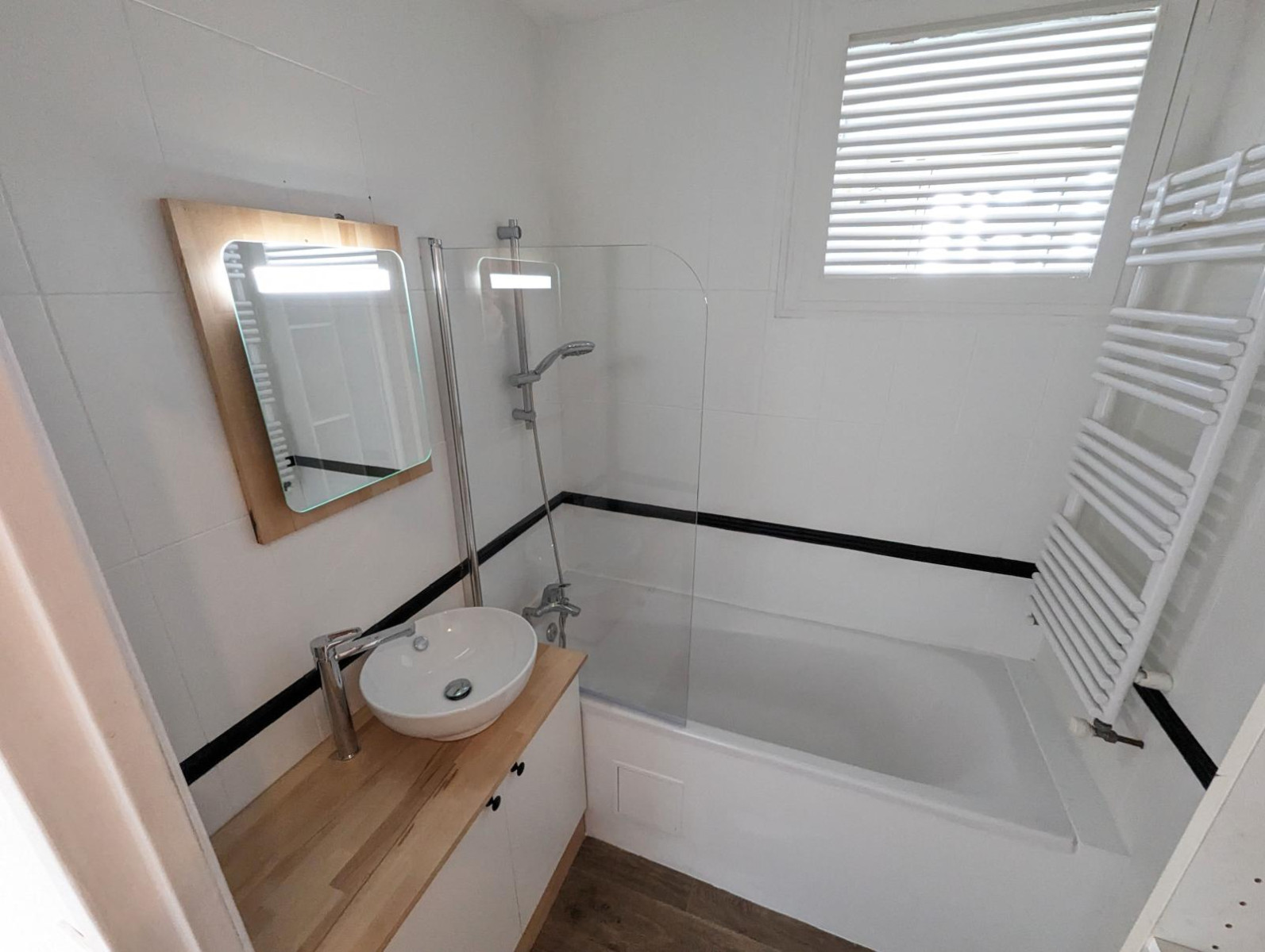 
                                                Location
                                                 Appt T3 bordeaux chartrons