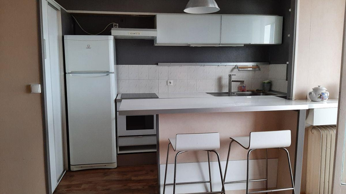 
                                                Location
                                                 Appt t3 meuble cours du medoc mai 2024