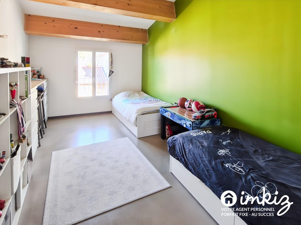 
                                                Vente
                                                 Appt. T4 en duplex dans maison de village - Garage
