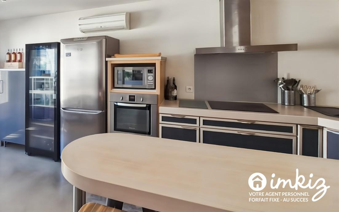 
                                                Vente
                                                 Appt. T4 en duplex dans maison de village - Garage