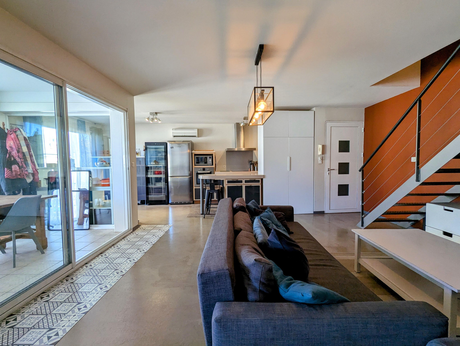 
                                                Vente
                                                 Appt. T4 en duplex dans maison de village - Garage