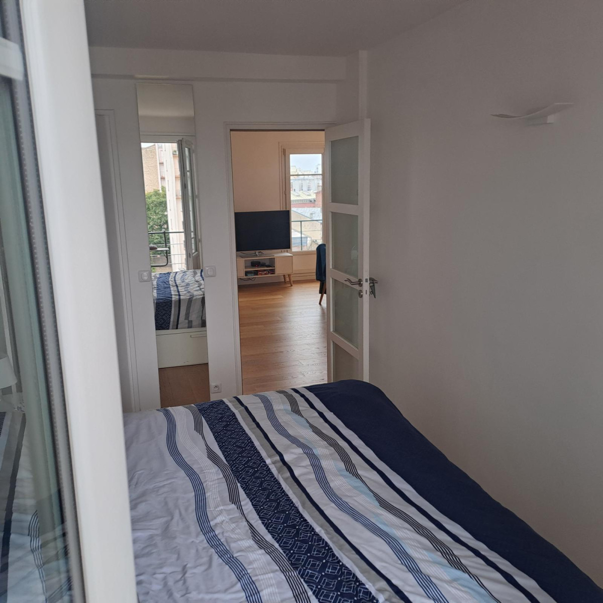 
                                                Location
                                                 Apt Meublé Montrouge 53M2 Parking