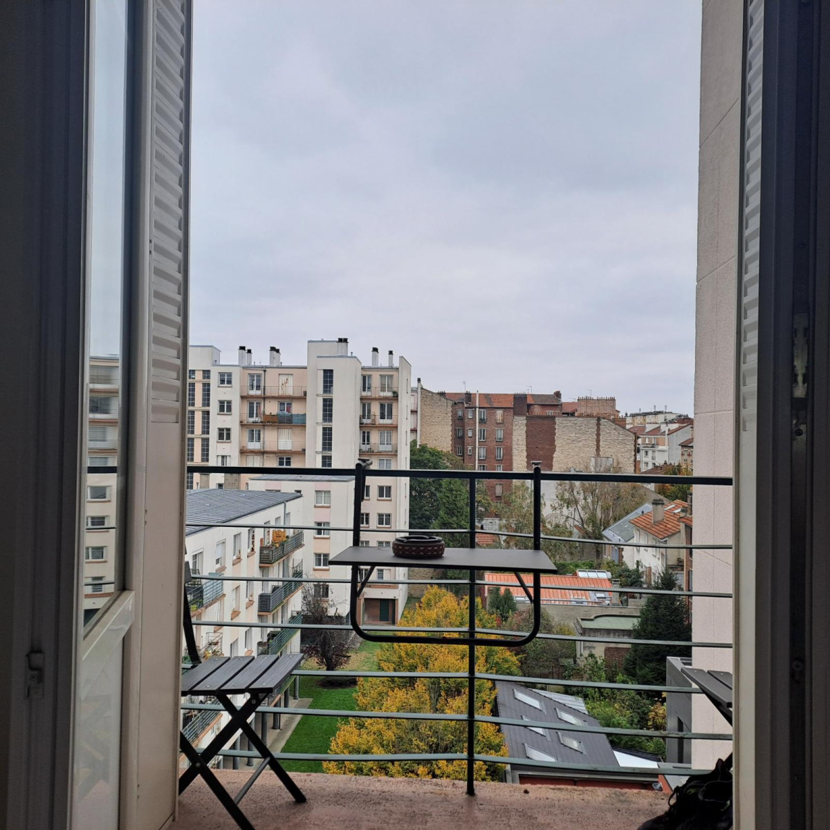
                                                Location
                                                 Apt Meublé Montrouge. Dispo asap.53M2.Parking. 6e